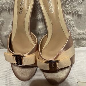 CASMSSOO beige satin kitten heels